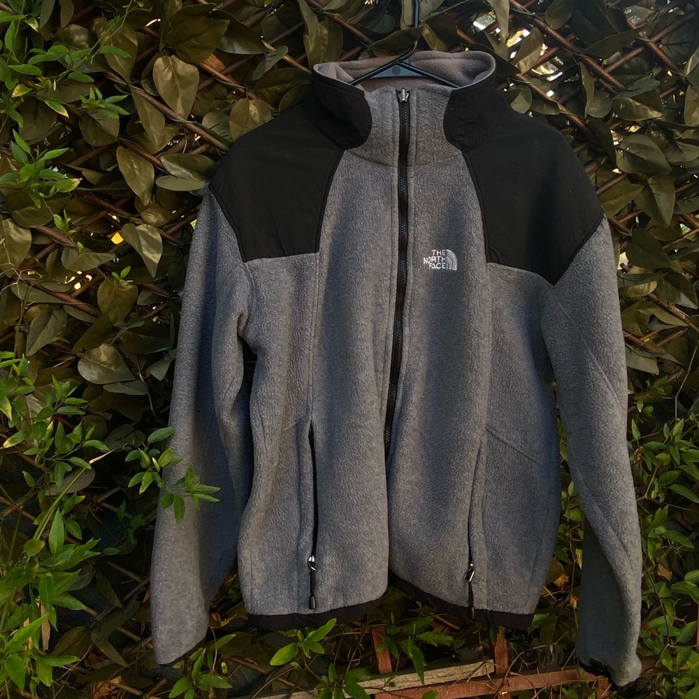 The North Face Jacket Grey Fleece Size Medium